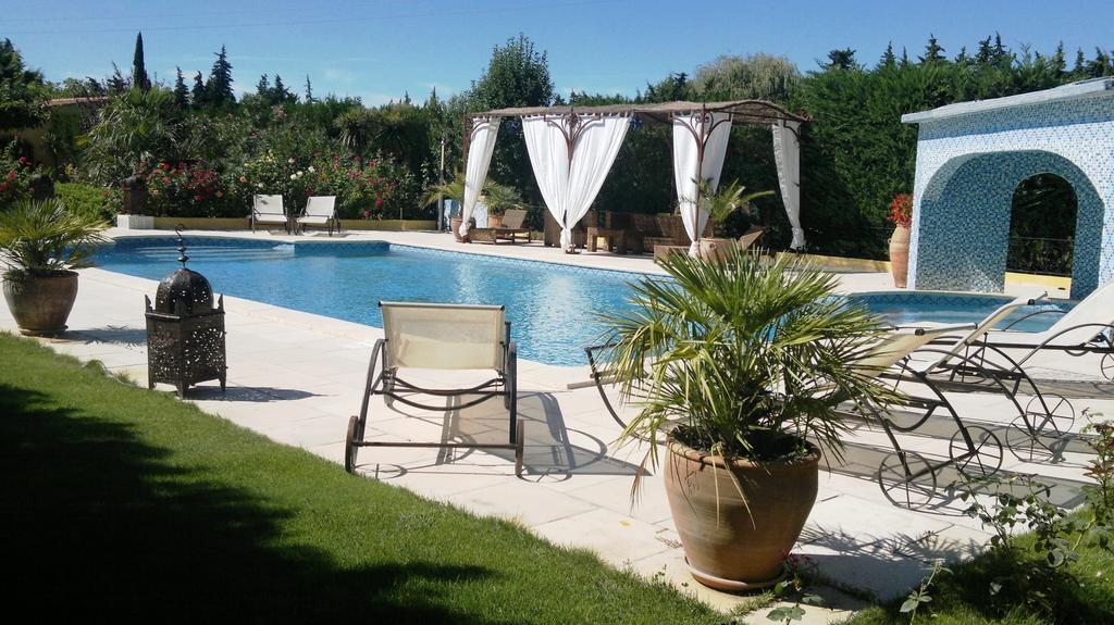 Gites Maisons De Vacances Domaine La Chamade Carpentras Rum bild