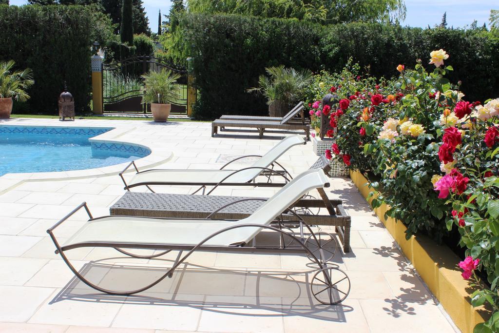 Gites Maisons De Vacances Domaine La Chamade Carpentras Rum bild
