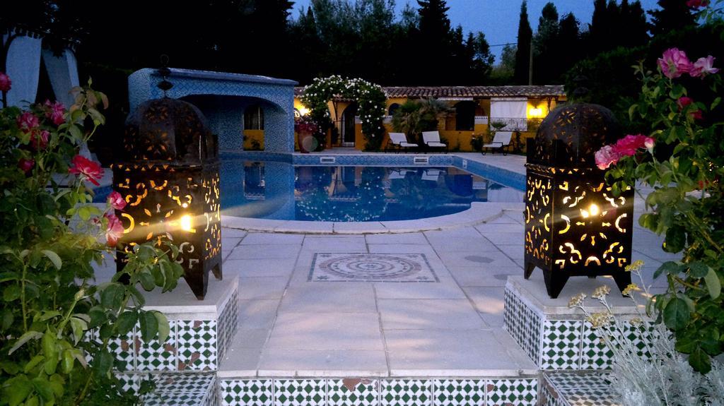 Gites Maisons De Vacances Domaine La Chamade Carpentras Rum bild