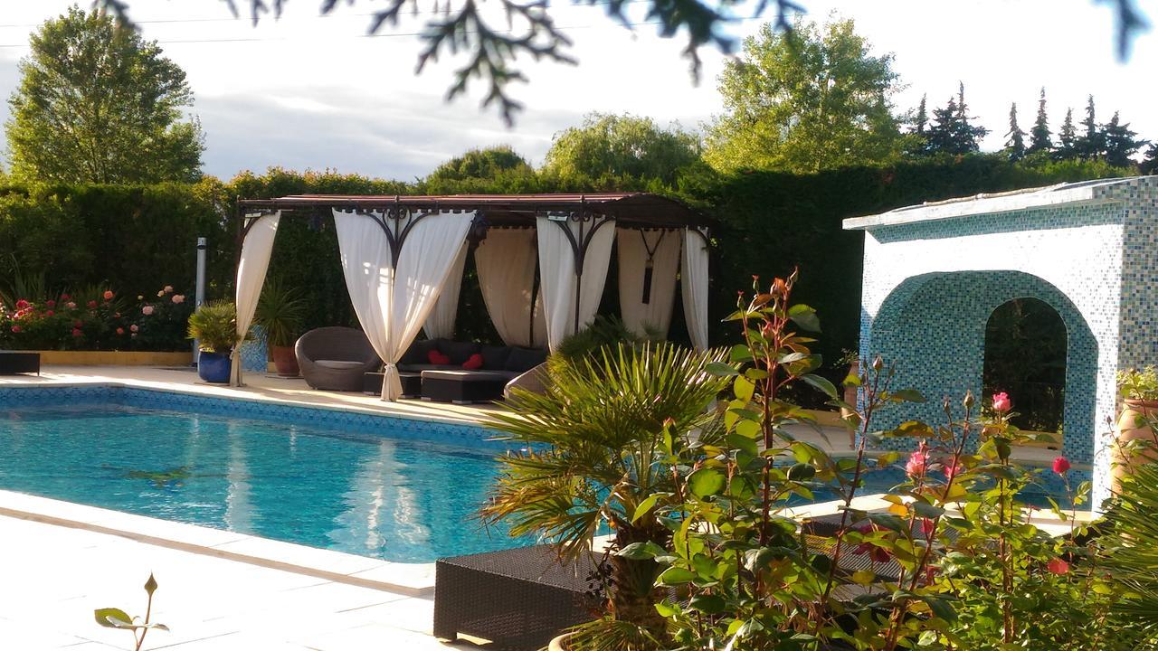 Gites Maisons De Vacances Domaine La Chamade Carpentras Exteriör bild
