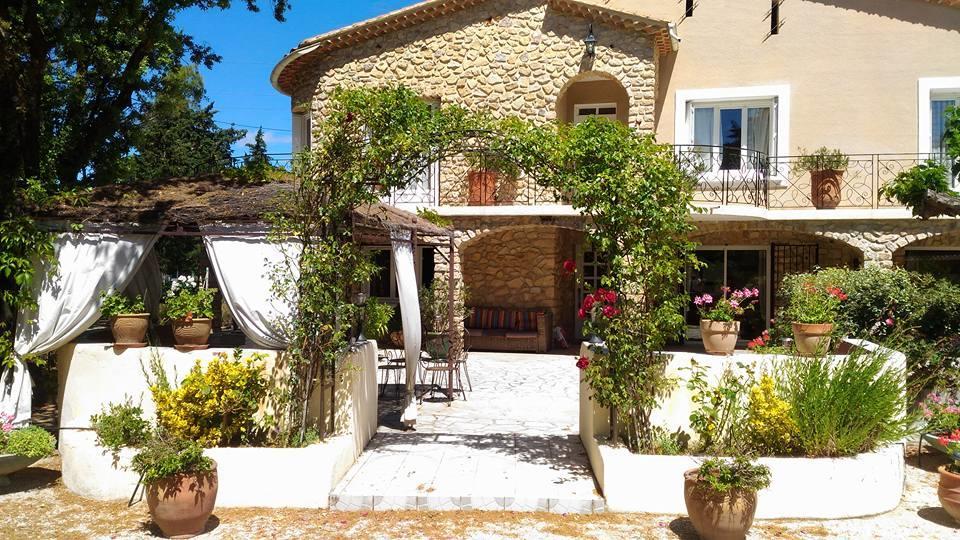Gites Maisons De Vacances Domaine La Chamade Carpentras Exteriör bild